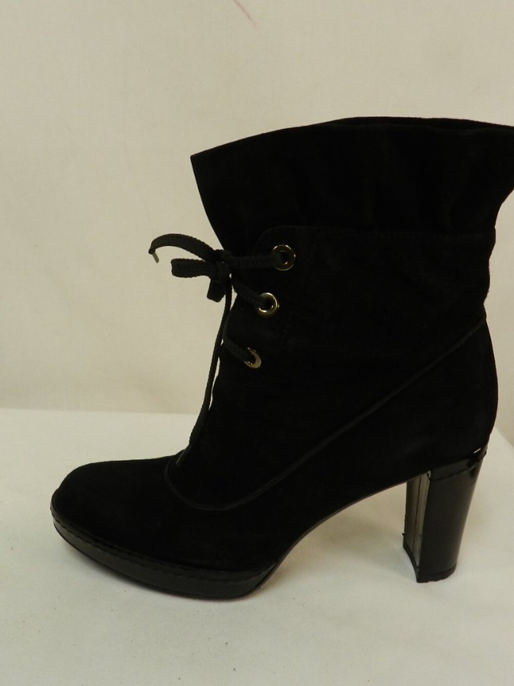 Stuart Weitzman Suede ankle ruffle black boots booties lace up Women Size Sz 7